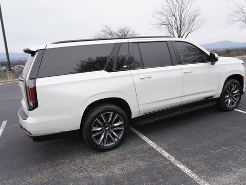 Used 2021 Cadillac Escalade ESV Sport w/ Driver Assist Tech Package image 16