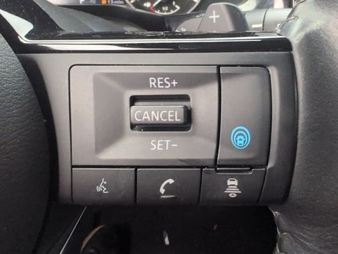 Used 2023 Nissan Pathfinder SL image 5