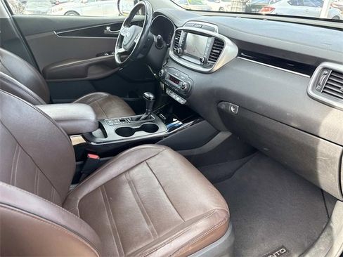Used 2019 Kia Sorento SX w/ SX Touring Package image 17