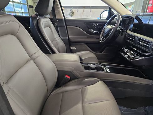 Used 2023 Lincoln Corsair AWD w/ Equipment Group 101A image 11