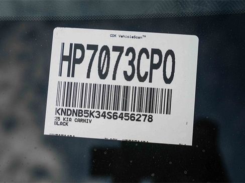 Used 2025 Kia Carnival image 30