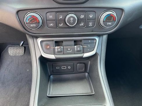 Certified 2022 GMC Terrain SLE w/ Driver Convenience Package FWD image 24