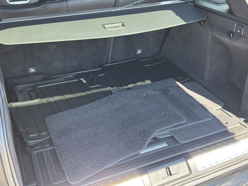 Used 2022 Land Rover Range Rover Sport SVR image 23