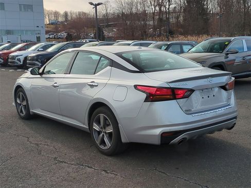 Used 2020 Nissan Altima 2.5 SV image 5