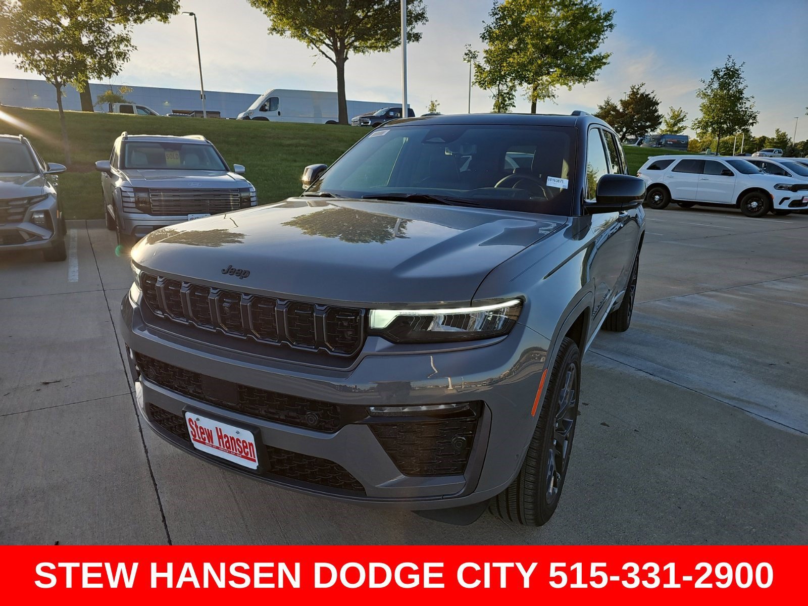 New 2027 Jeep Grand Cherokee Summit AWD/4WD image 1