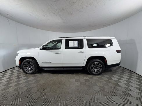 Used 2024 Jeep Wagoneer L Series II image 2