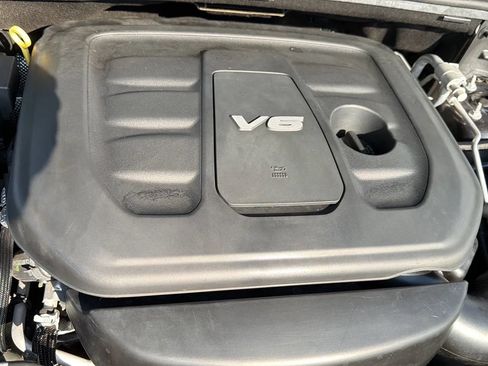 Used 2018 Jeep Grand Cherokee Altitude RWD image 31