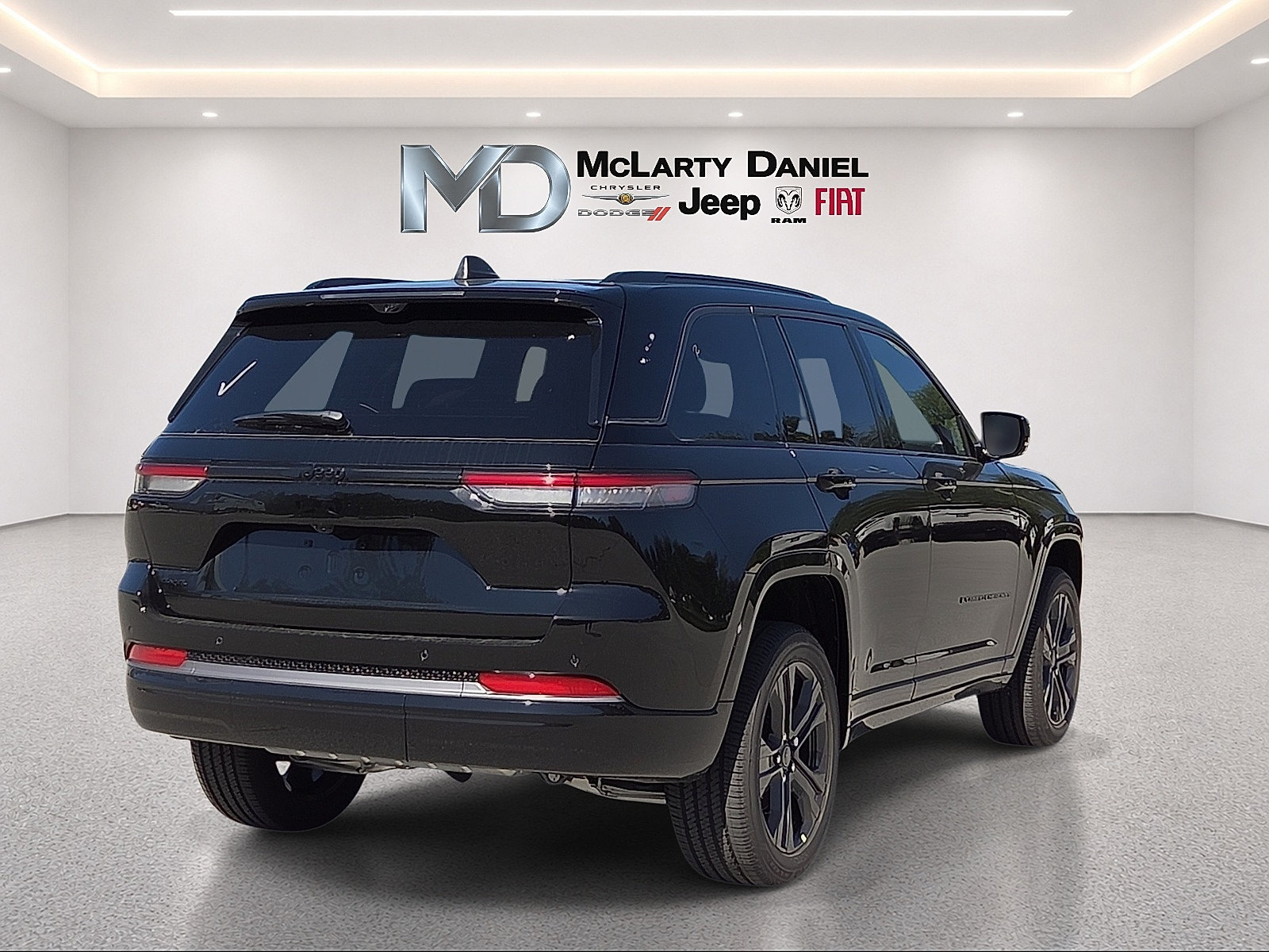 New 2027 Jeep Grand Cherokee Limited AWD/4WD image 5