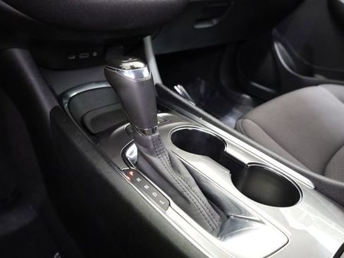 Used 2020 Chevrolet Malibu LT image 24