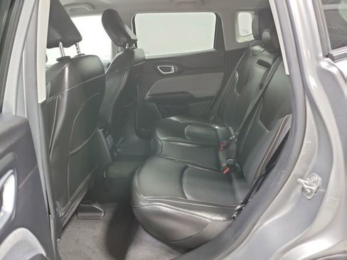 Used 2022 Jeep Compass Latitude image 32