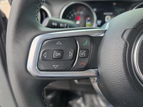 Used 2023 Jeep Wrangler Unlimited Sahara AWD/4WD image 14