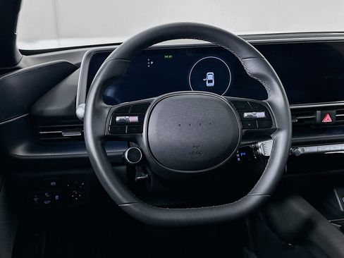 Used 2024 Hyundai Ioniq 6 SE RWD image 18