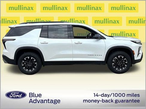 Used 2025 Chevrolet Traverse Z71 w/ Enhanced Driving Package AWD/4WD image 2