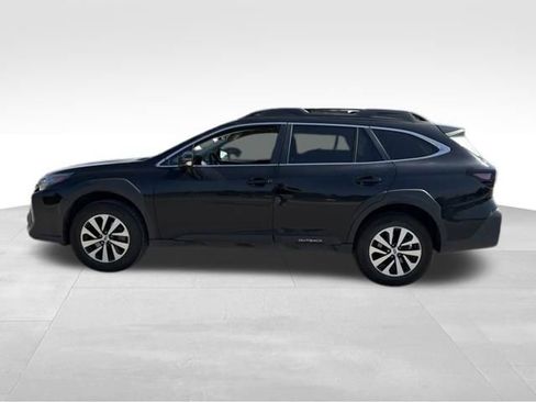Used 2025 Subaru Outback Premium AWD/4WD image 9