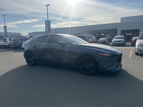 Used 2024 MAZDA MAZDA3 Hatchback w/Premium Plus Pkg image 2