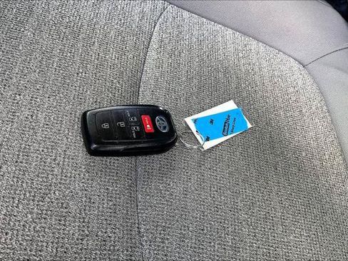 Certified 2021 Toyota Sienna LE FWD image 14