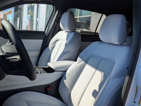 Used 2026 Jeep Cherokee Laredo image 14