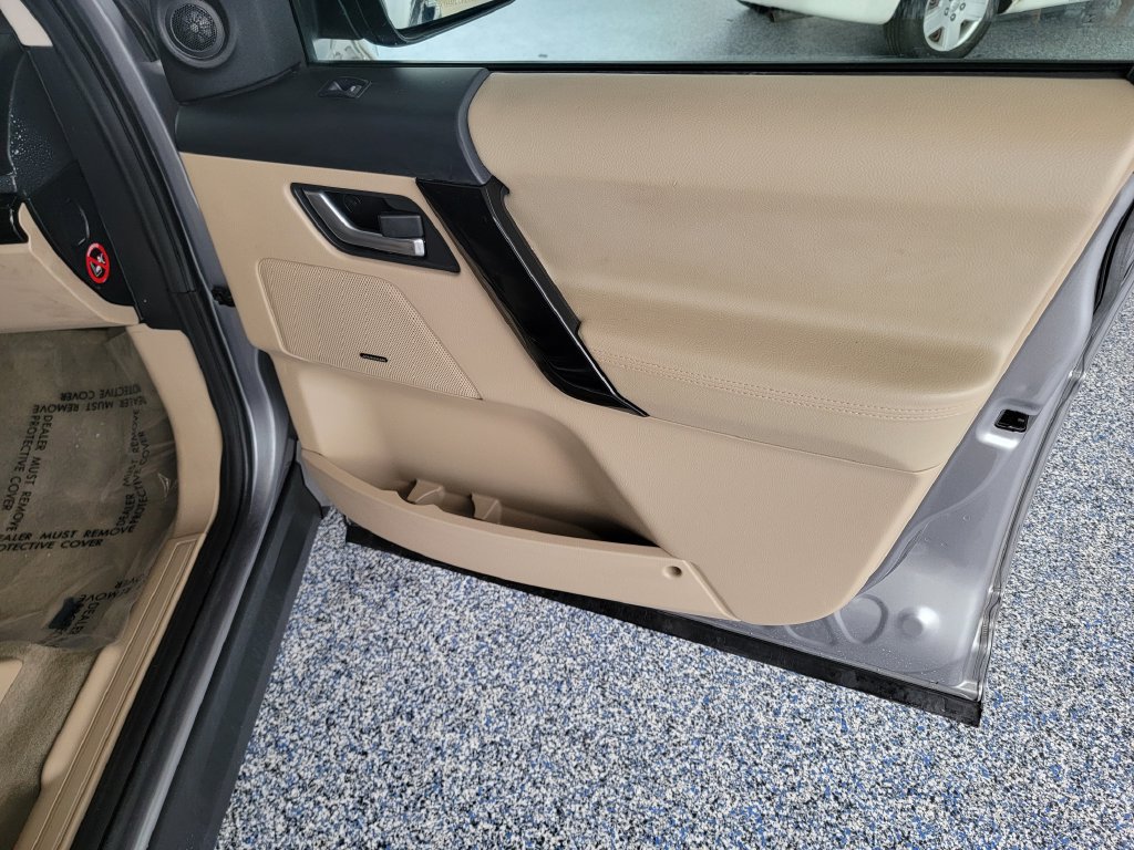Used 2013 Land Rover LR2 AWD/4WD image 13