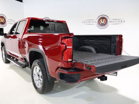 Used 2025 Chevrolet Silverado 2500 High Country w/ Technology Package AWD/4WD image 42