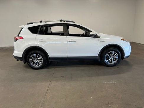 Used 2017 Toyota RAV4 XLE w/ Convenience Package AWD/4WD image 2