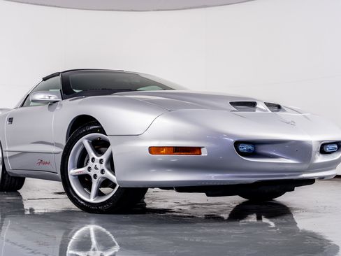 Used 1997 Pontiac Firebird Formula image 4