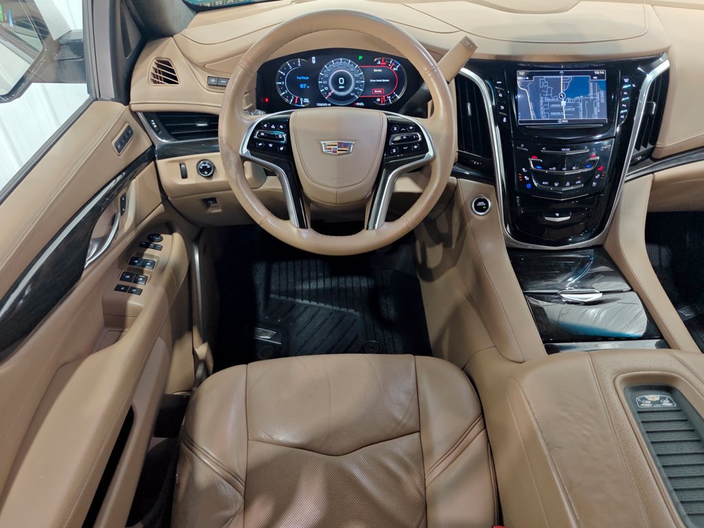 Used 2018 Cadillac Escalade Platinum AWD/4WD image 4
