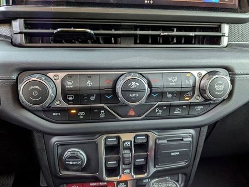 New 2025 Jeep Wrangler Unlimited Rubicon 392 image 20