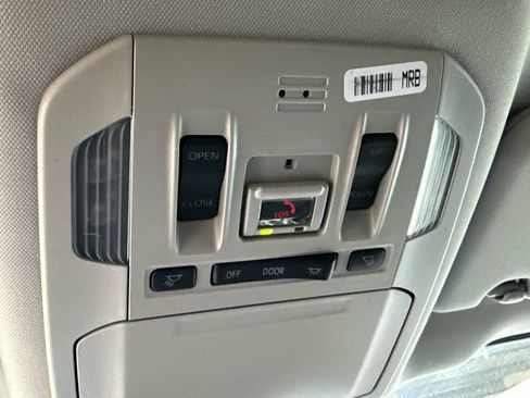 Used 2022 Toyota Highlander XLE image 35