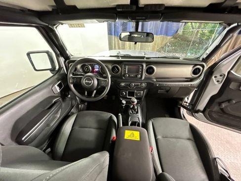 Used 2019 Jeep Wrangler Sport AWD/4WD image 17
