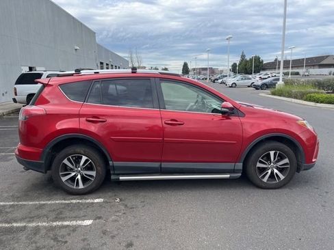Used 2016 Toyota RAV4 XLE image 4