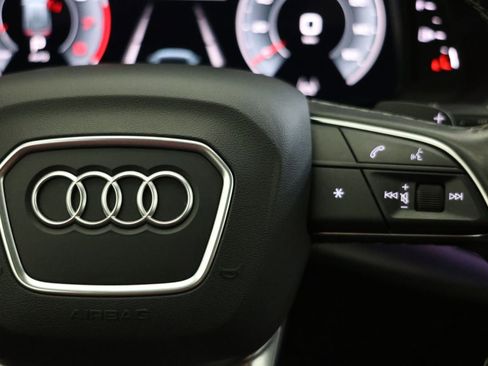 Used 2022 Audi Q8 Premium Plus AWD/4WD image 28