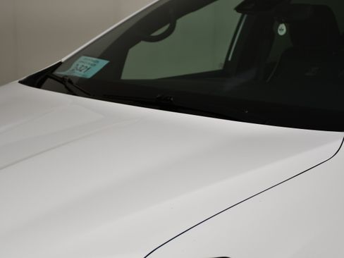 Used 2025 Chrysler Pacifica Limited FWD image 12