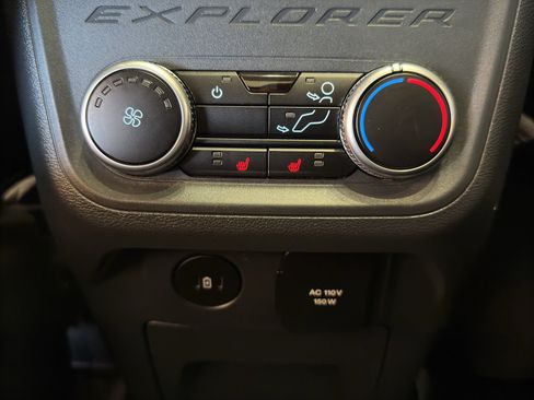 Used 2025 Ford Explorer ST AWD/4WD image 13
