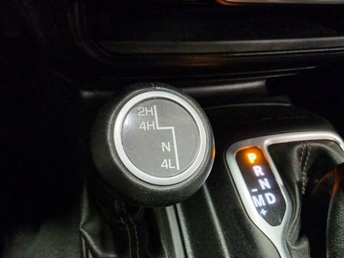 Used 2018 Jeep Wrangler Unlimited Sahara AWD/4WD image 41