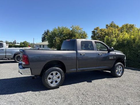 Used 2018 RAM 2500 Tradesman w/ Chrome Appearance Group AWD/4WD image 6