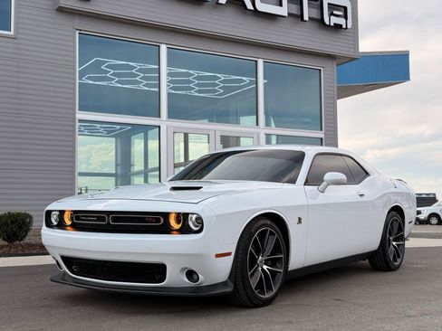 Used 2018 Dodge Challenger R/T Scat Pack image 12