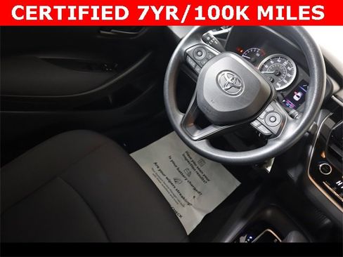 Used 2022 Toyota Corolla LE image 15