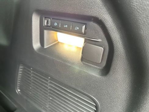 Used 2022 Ford Explorer Platinum w/ Technology Package image 15