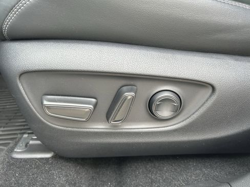 Used 2025 Toyota RAV4 Limited w/ Advanced Technology Package AWD/4WD image 14