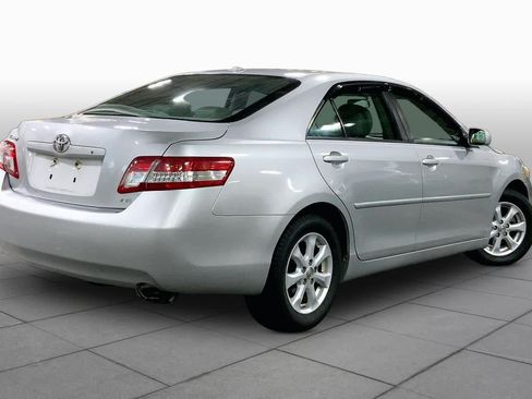 Used 2011 Toyota Camry LE w/ LE Extra-Value Pkg FWD image 12