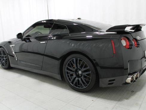 Used 2016 Nissan GT-R Premium AWD/4WD image 8