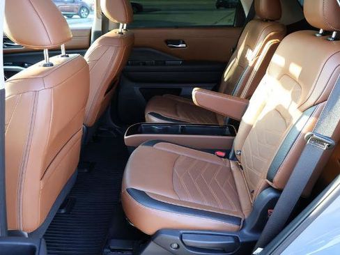 Certified 2023 Nissan Pathfinder Platinum FWD image 15