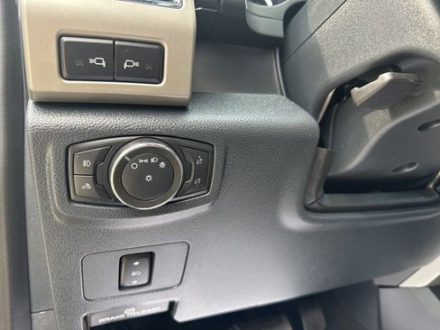 Used 2022 Ford F450 Lariat image 15