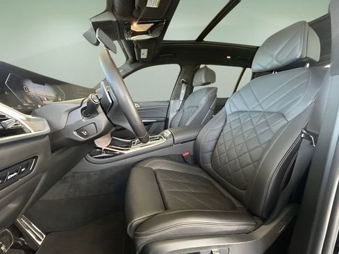 Certified 2024 BMW X7 xDrive40i w/ M Sport Package image 19