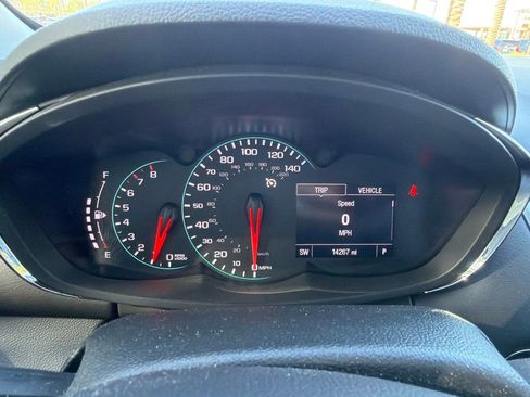 Used 2018 Chevrolet Trax LT w/ LT Convenience Package FWD image 10