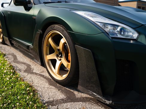 Used 2012 Nissan GT-R Premium AWD/4WD image 16