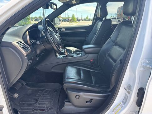 Used 2017 Jeep Grand Cherokee Limited AWD/4WD image 24