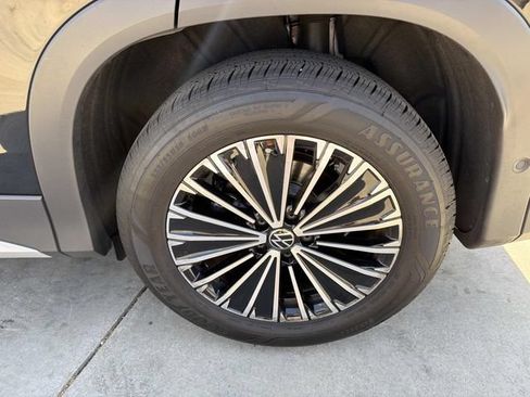 Used 2026 Volkswagen Tiguan S w/ 18" Wheel Package FWD image 6
