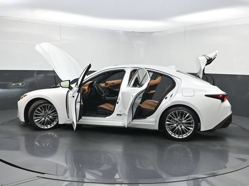 Used 2024 Lexus IS 300 w/ Premium Package RWD image 35