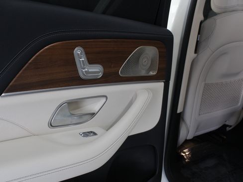 Used 2022 Mercedes-Benz GLS 450 4MATIC image 41
